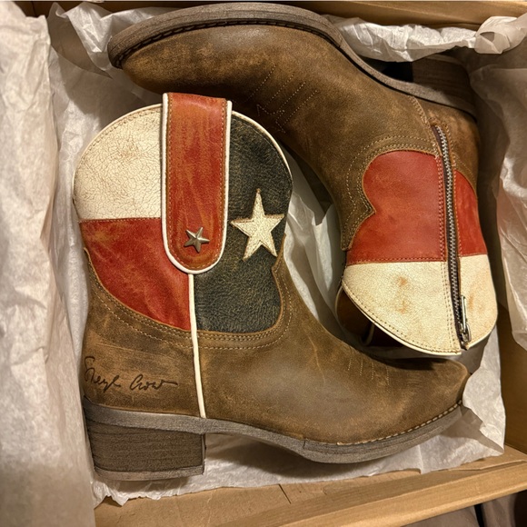 Sheryl Crow Shoes - Sheryl Crow Americana Patriot Distressed Ankle Boots Western Boots Sz 7 NIB